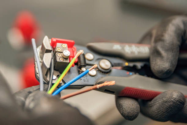 Best Commercial Electrician Services  in Roslyn, NY